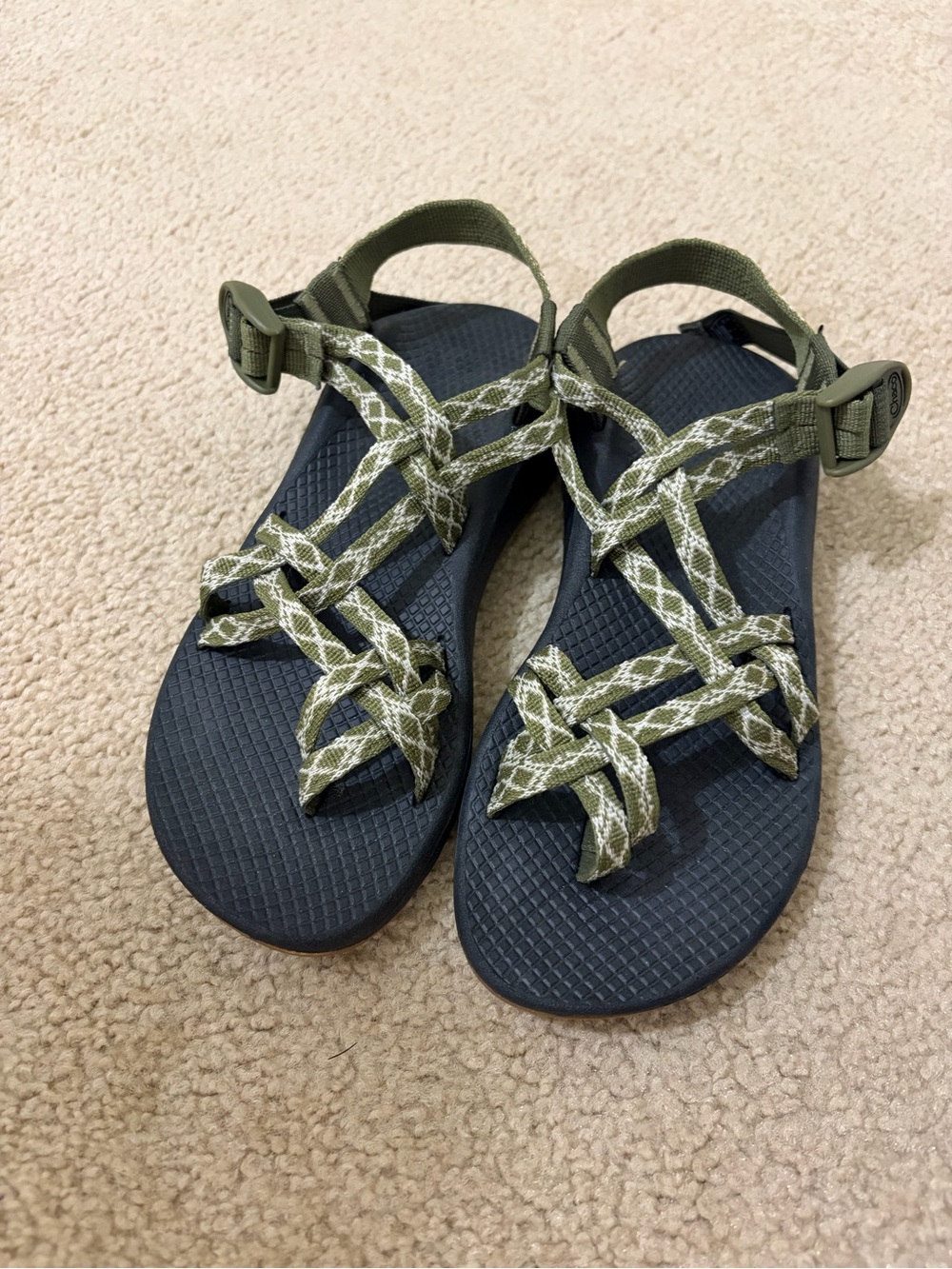 NWOT Chaco Olive Green and Black Strappy Outdoor Sandals